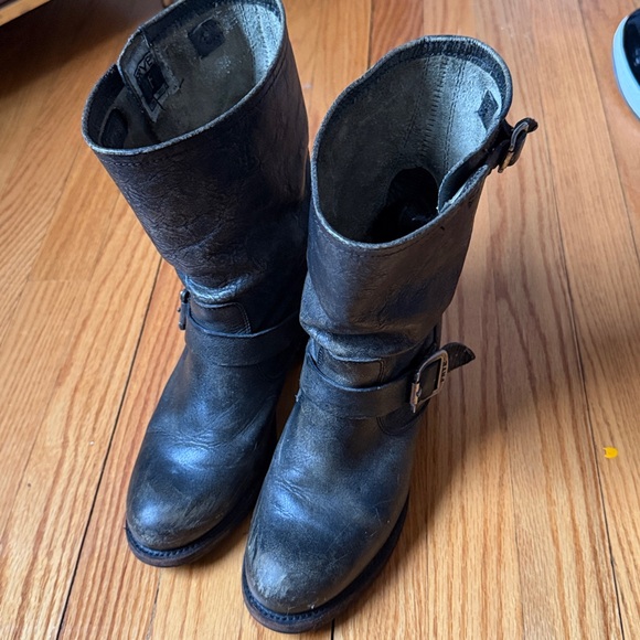 Frye Black Leather grey. - Picture 2 of 9